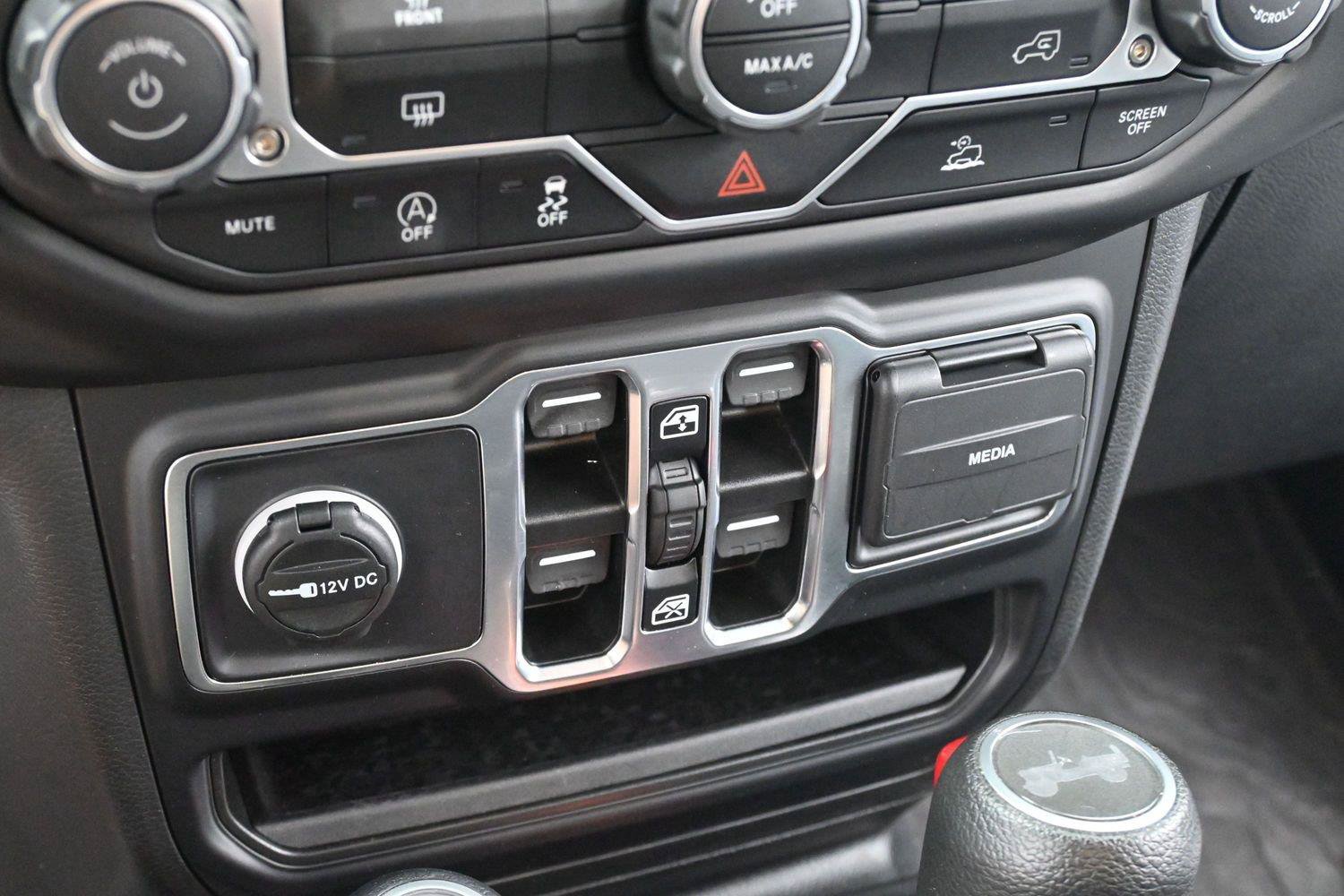 Used 2023 Jeep Wrangler Unlimited Sport AWD/4WD image 22