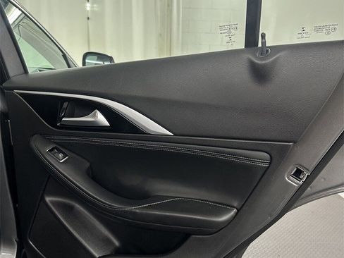 Used 2017 INFINITI QX30 Premium w/ Navigation Package image 31