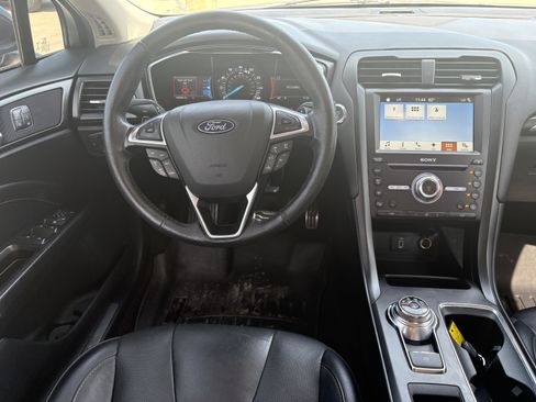 Used 2018 Ford Fusion Titanium AWD/4WD image 7