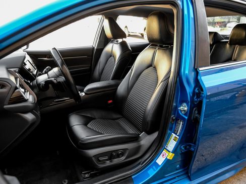 Used 2019 Toyota Camry SE image 32