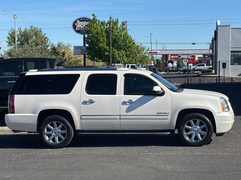 Used 2013 GMC Yukon XL Denali AWD/4WD image 3