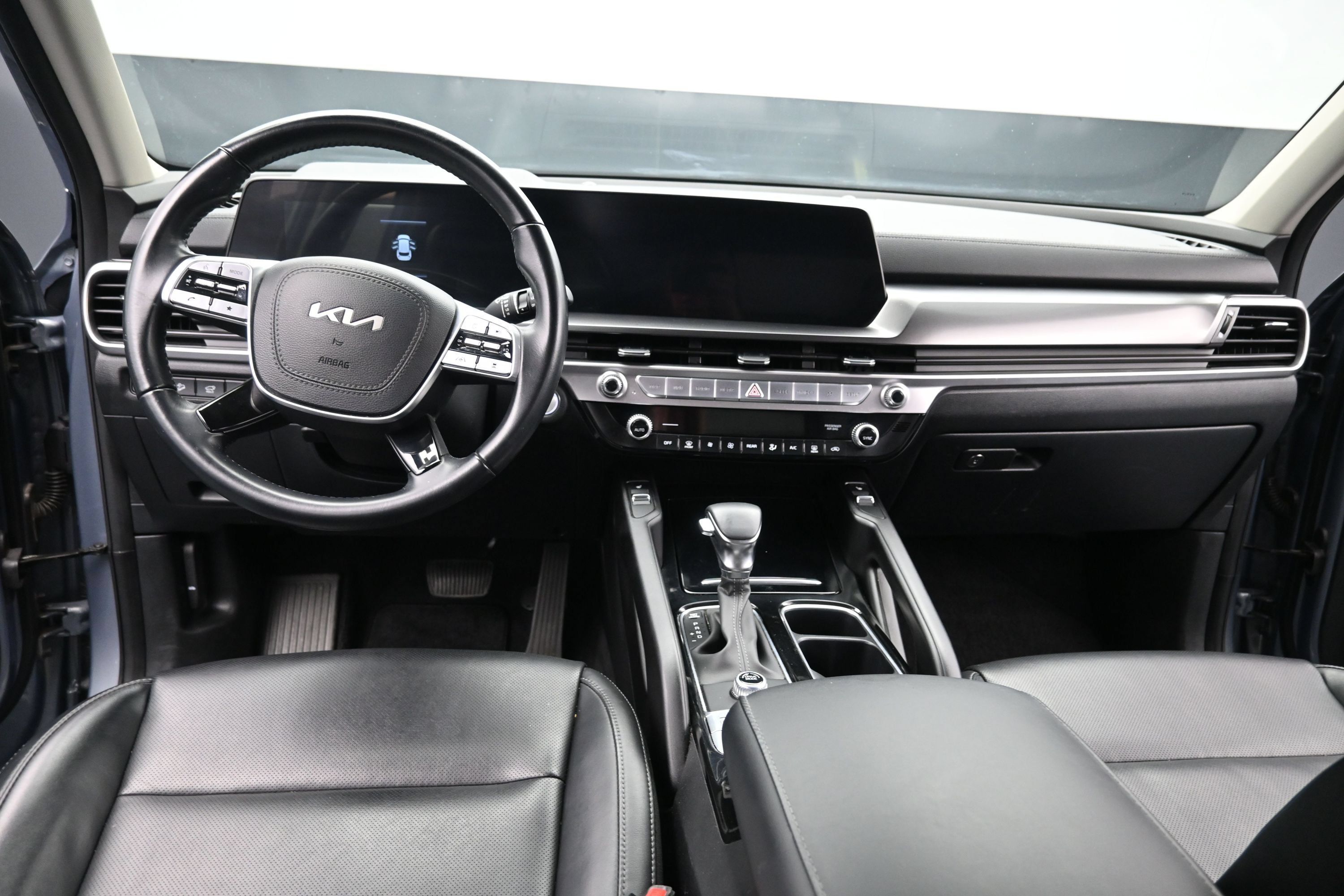 Used 2025 Kia Telluride S FWD image 15