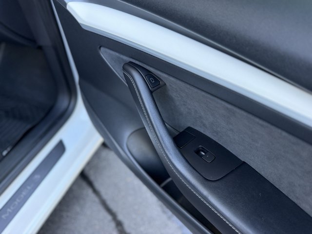 Used 2022 Tesla Model 3 Long Range AWD/4WD image 28