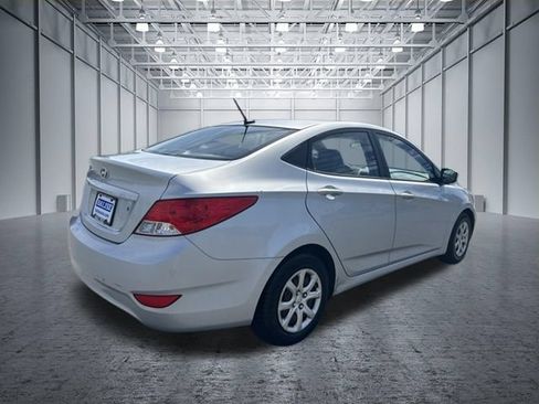Used 2013 Hyundai Accent GLS FWD image 8
