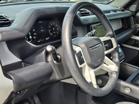 Used 2023 Land Rover Defender 110 S AWD/4WD image 9