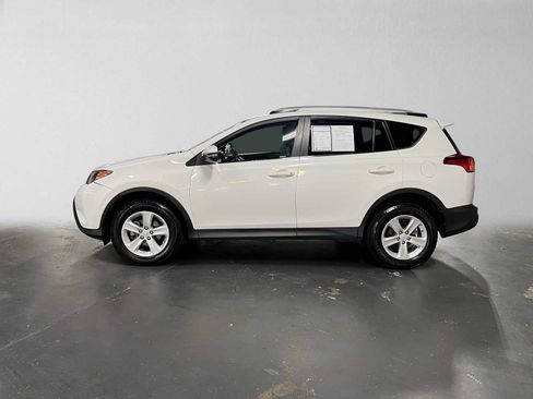 Used 2014 Toyota RAV4 XLE AWD/4WD image 6