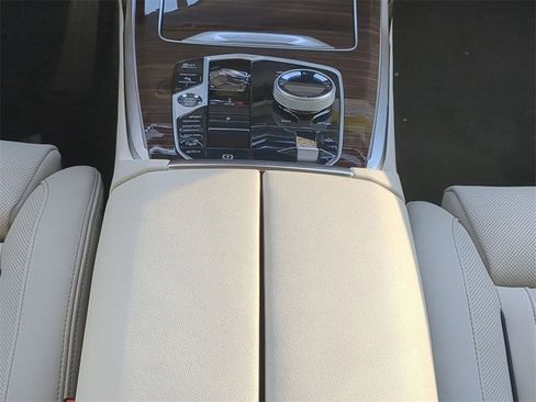 New 2026 BMW X7 xDrive40i w/ Executive Package image 19