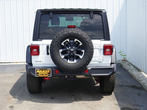 Used 2025 Jeep Wrangler Unlimited Rubicon AWD/4WD image 5