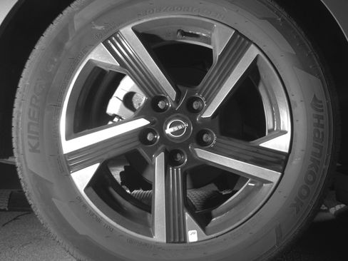 Used 2025 Nissan Sentra SV FWD image 15