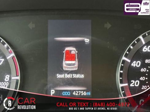 Used 2021 Toyota Highlander LE image 24