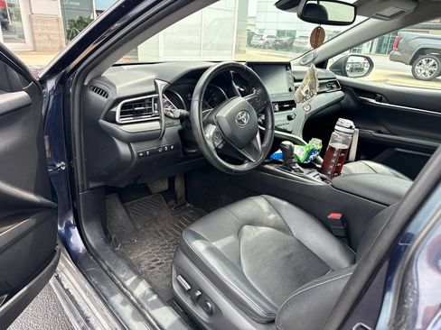 Used 2022 Toyota Camry XSE FWD image 7