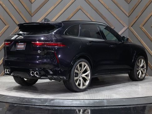 Used 2023 Jaguar F-PACE SVR image 13