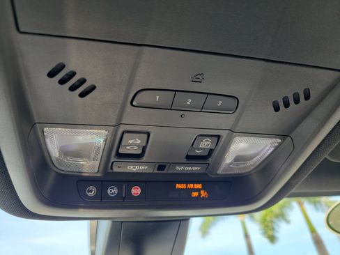 Used 2021 Chevrolet Blazer Premier w/ Driver Confidence II Package FWD image 19