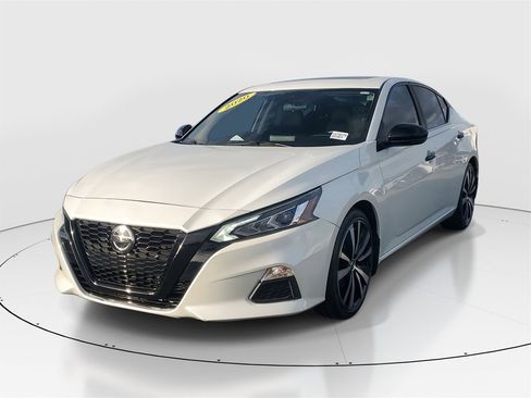 Used 2020 Nissan Altima 2.5 SR w/ Premium Package image 4