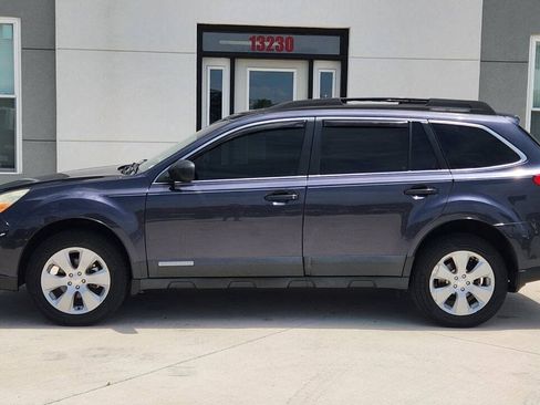 Used 2011 Subaru Outback 2.5i Premium AWD/4WD image 3