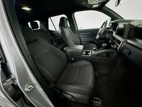 Used 2025 Toyota 4Runner SR5 image 30