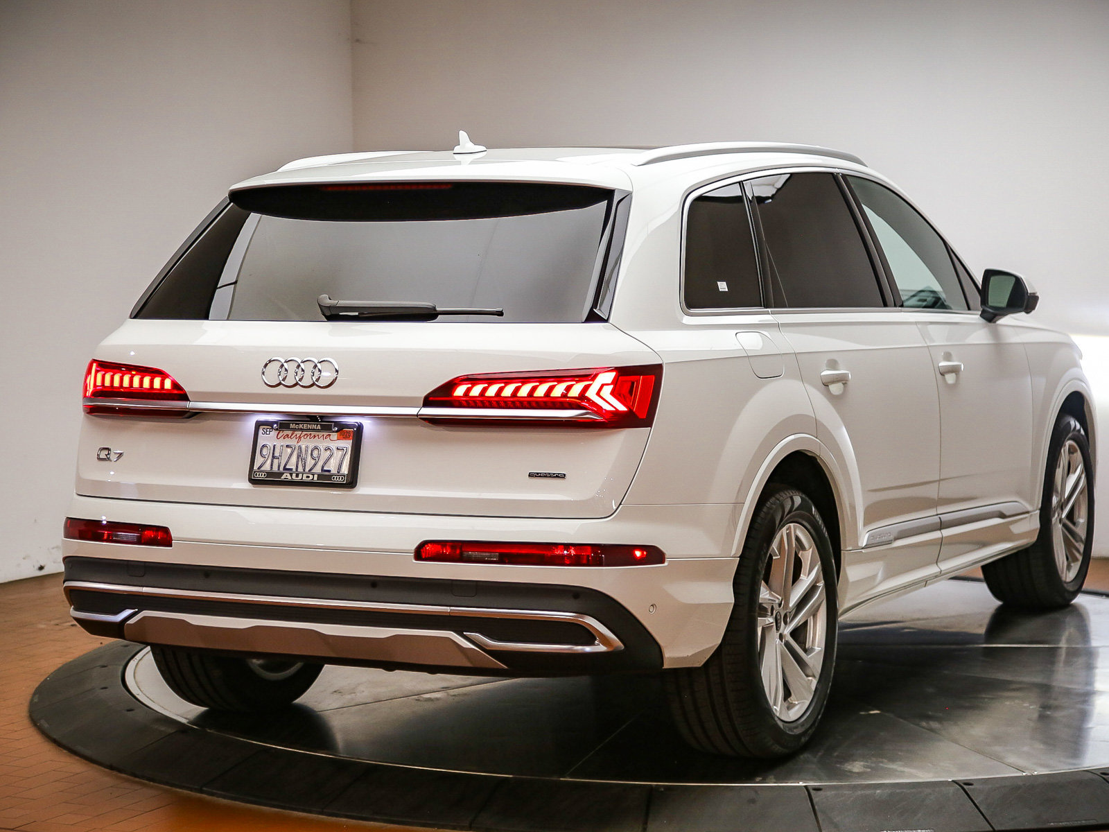 Certified 2023 Audi Q7 3.0T Premium w/ Convenience Package AWD/4WD image 7