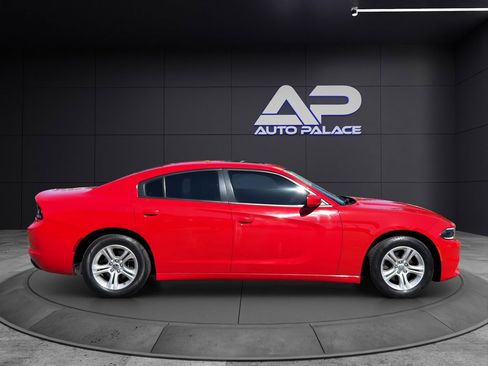Used 2021 Dodge Charger SXT w/ Leather Interior Group RWD image 8