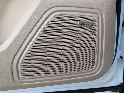 Used 2025 Porsche Macan image 15