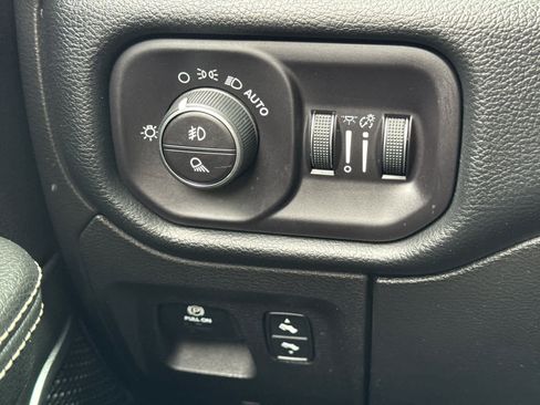 Used 2019 RAM 1500 Laramie image 21