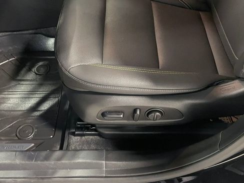 Used 2025 Chevrolet Trax ACTIV FWD image 22