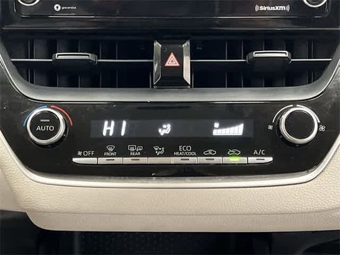 Used 2021 Toyota Corolla LE image 13
