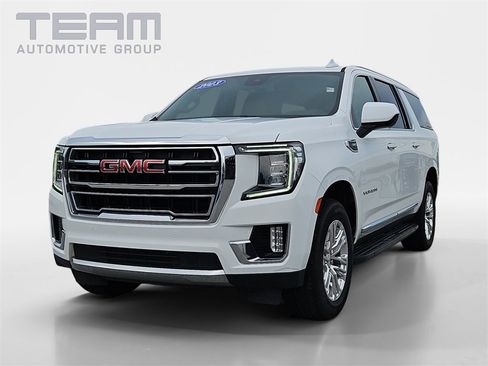 Used 2023 GMC Yukon XL SLT image 3
