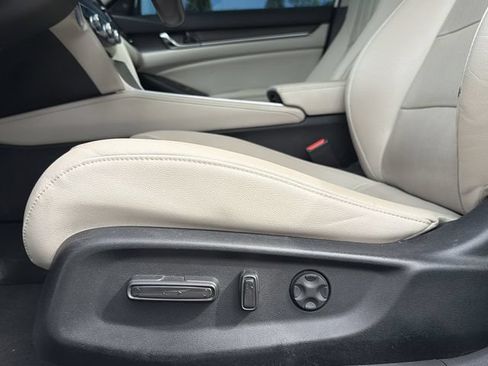 Used 2021 Honda Accord Touring image 19
