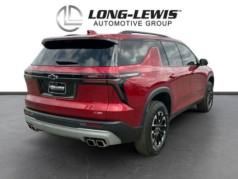 Used 2024 Chevrolet Traverse Z71 w/ Enhanced Driving Package image 7