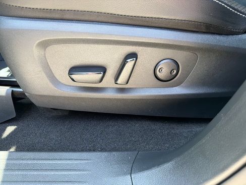 Certified 2024 Nissan Pathfinder SL FWD image 15
