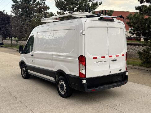 Used 2019 Ford Transit 250 148 Medium Roof RWD image 4