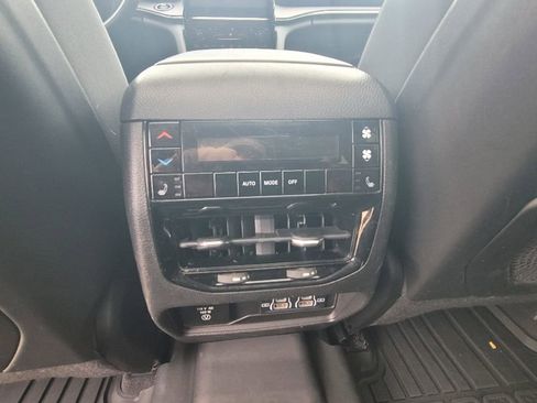 Used 2022 Jeep Grand Cherokee L Limited RWD image 22