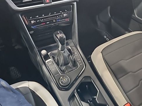 New 2026 Volkswagen Taos SE image 31