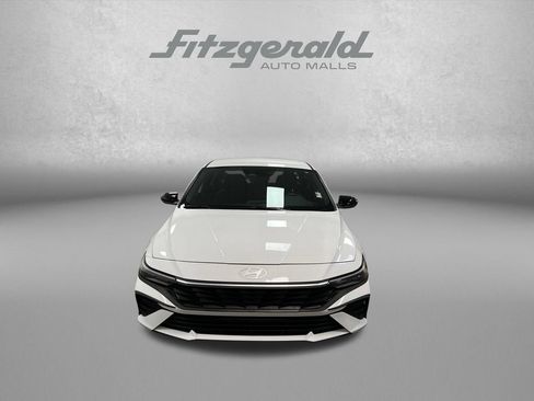 Used 2025 Hyundai Elantra Sport FWD image 9