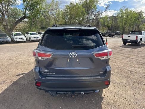 Used 2016 Toyota Highlander LE image 5