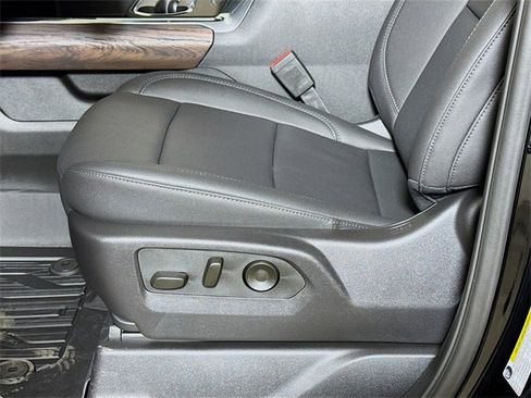 New 2025 GMC Sierra 2500 SLT w/ Texas SLT Premium Package image 17