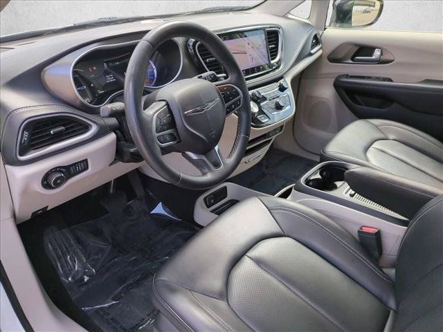 Used 2024 Chrysler Pacifica Limited FWD image 10