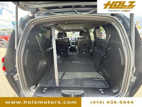Used 2024 Chrysler Pacifica Touring-L w/ S Appearance Package FWD image 25
