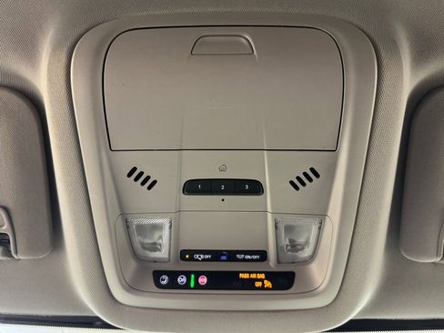 Used 2021 GMC Acadia SLT FWD image 45