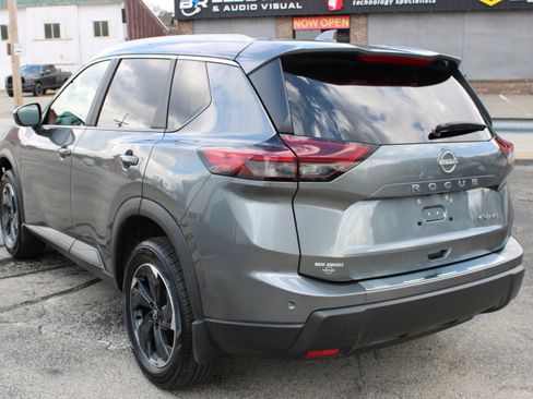 Certified 2024 Nissan Rogue SV w/ SV Premium Package image 3