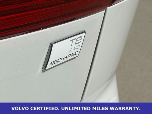 Certified 2024 Volvo XC60 T8 Ultimate w/ Protection Package Premier AWD/4WD image 11