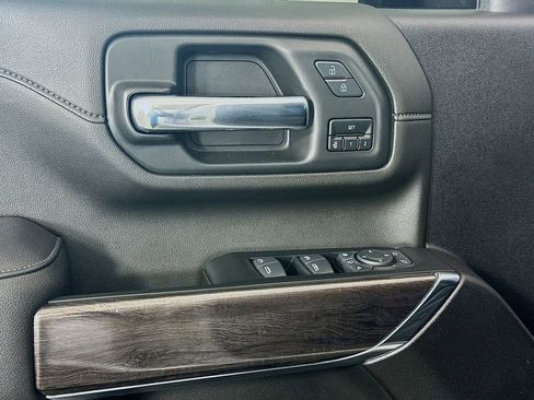 Used 2022 Chevrolet Silverado 2500 LTZ w/ Z71 Off-Road Package image 17