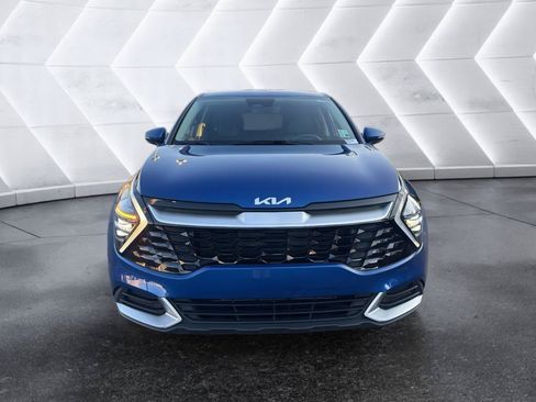 Used 2025 Kia Sportage EX FWD image 2