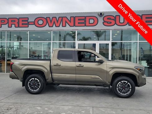 Used 2024 Toyota Tacoma TRD Sport w/ TRD Sport Premium Package AWD/4WD image 36