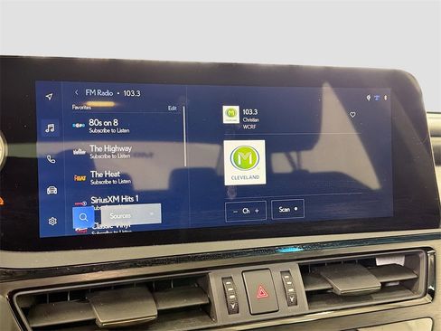 Used 2024 Lexus ES 300h w/ Accessory Package (Z2) image 14