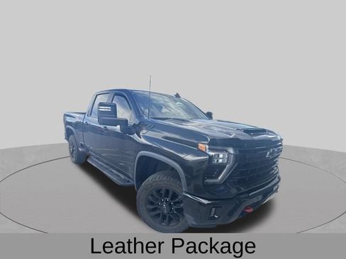 Used 2025 Chevrolet Silverado 2500 LT w/ Trail Boss Package AWD/4WD image 5
