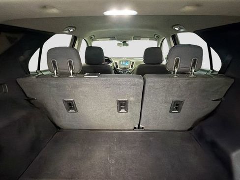 Used 2018 Chevrolet Equinox LT image 25
