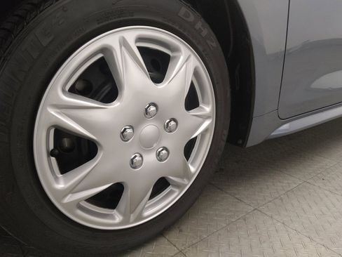 Used 2022 Toyota Corolla LE image 31