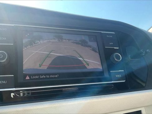 Used 2023 Volkswagen Jetta SE w/ Panoramic Sunroof Package FWD image 25