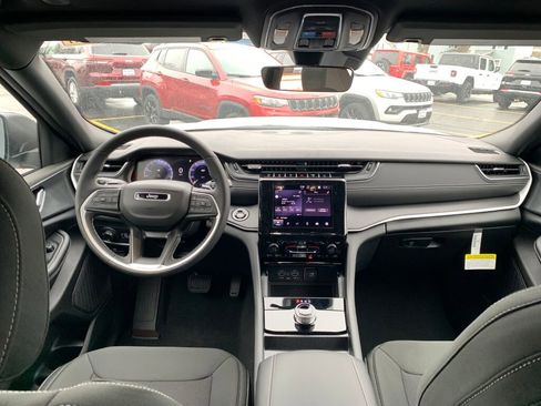 New 2026 Jeep Grand Cherokee L 4WD image 13